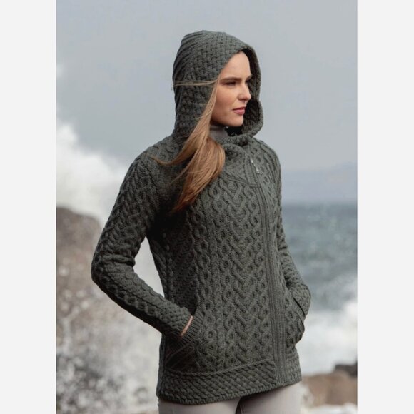 Aran Crafts 100% Merino Wool Hooded Cardigan Green Side Zip Heart Design Small - Picture 1 of 9